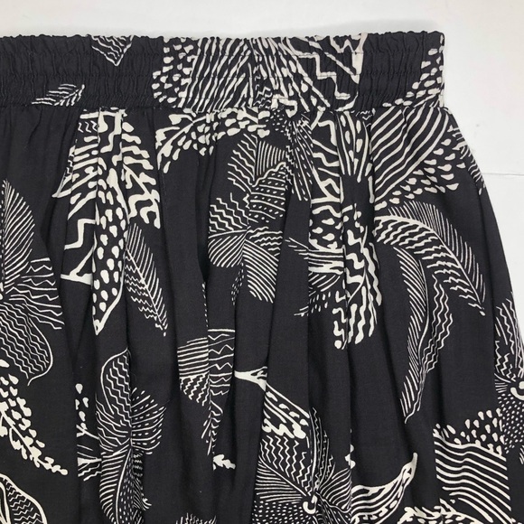 Vintage Black and White Floral / Leaf Print Skirt with Pockets Sz 14 - Picture 3 of 8